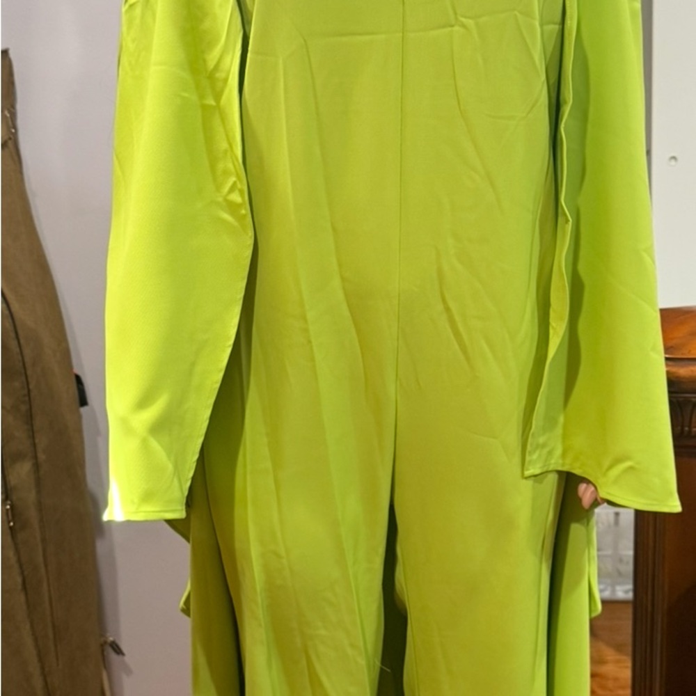 Stylish Green Jumpsuit with Versatile Design